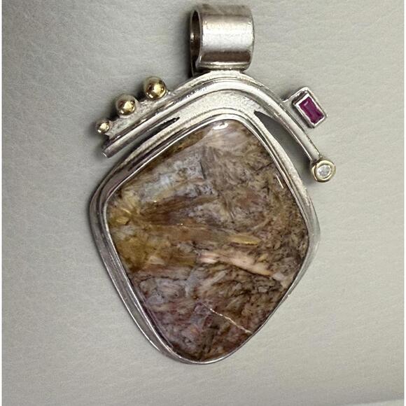 Jewelry - 🆕LISTING🆕 Gemstone in a beautiful sterling setting